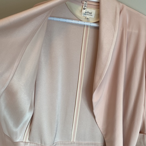 Size 2 Wilfred blazer - Picture 4 of 6